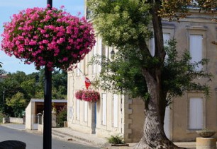 Mairie de Saint-Christophe des Bardes